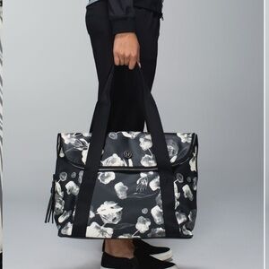 lululemon athletica Black and White Floral Tote